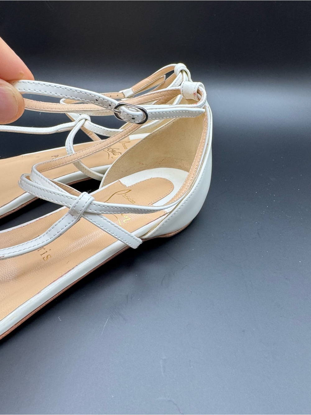 Christian Louboutin Blakissima Flat Sandals White Patent Bow T Strap EU 36 - Picture 2 of 6